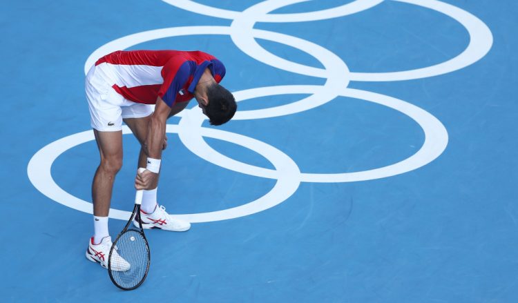 Djokovic trong trận thi đấu tại Olympic Tokyo